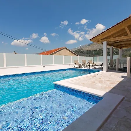 Apartmán Oz's Coutryside Oasis With Private Pool