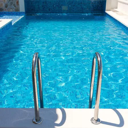 Oz's Coutryside Oasis With Private Pool Apartmán *