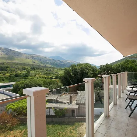 Apartmán Oz's Coutryside Oasis With Private Pool Srinjine