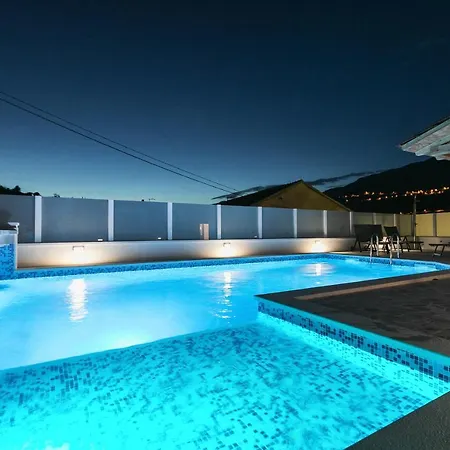 Apartment Oz's Coutryside Oasis With Private Pool *